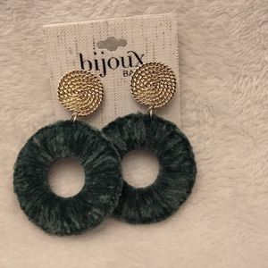 Bijoux bar suede gold piece earrings